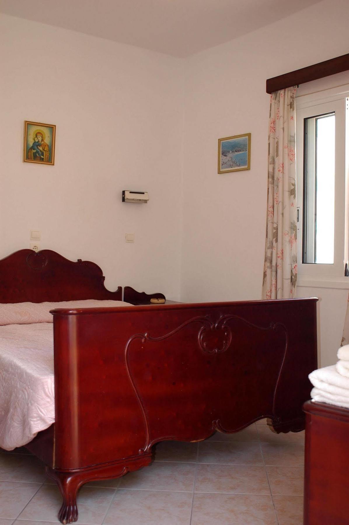 Avra Rooms Karpathos Extérieur photo